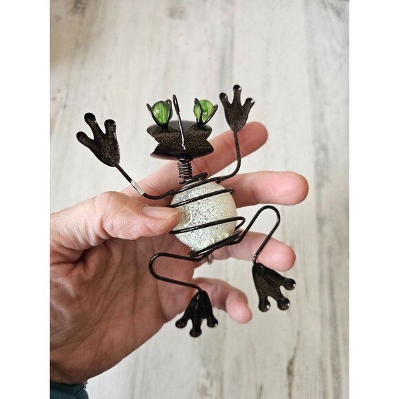 Metal frog decor unique jumping spring - Picture 4 of 7